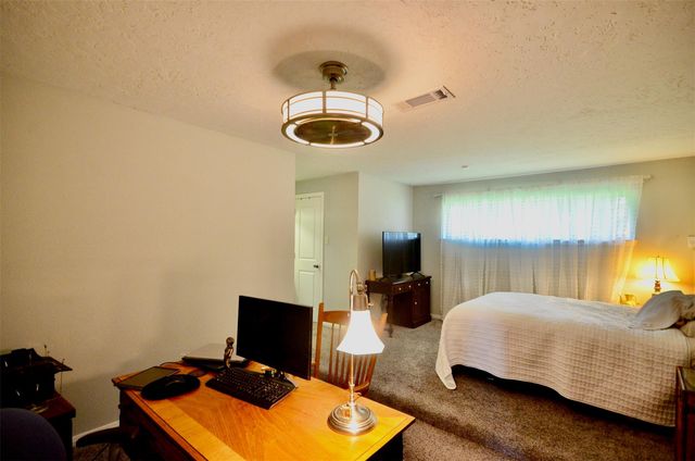 5855 S Braeswood Boulevard SW, Houston, TX 77096