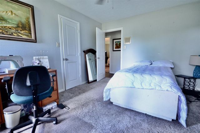 5855 S Braeswood Boulevard SW, Houston, TX 77096