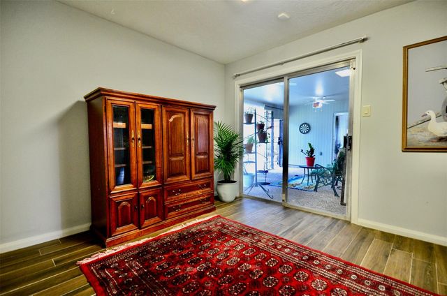 5855 S Braeswood Boulevard SW, Houston, TX 77096