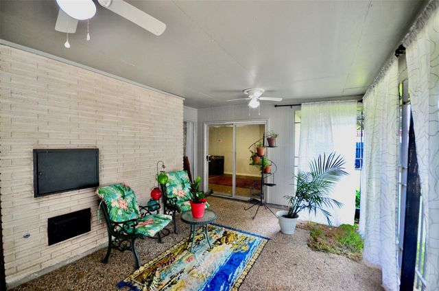 5855 S Braeswood Boulevard SW, Houston, TX 77096