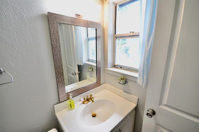 5855 S Braeswood Boulevard SW, Houston, TX 77096