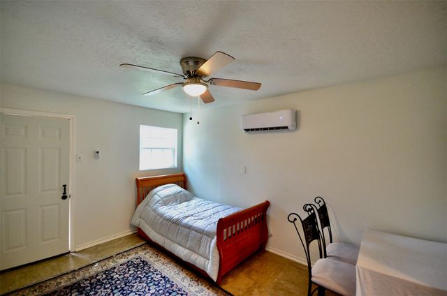 5855 S Braeswood Boulevard SW, Houston, TX 77096