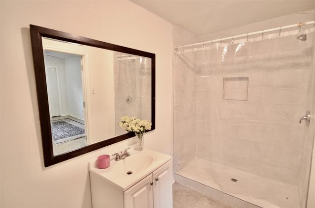 5855 S Braeswood Boulevard SW, Houston, TX 77096