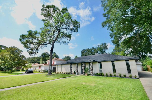 5855 S Braeswood Boulevard SW, Houston, TX 77096