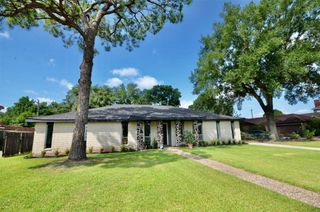 5855 S Braeswood Boulevard SW, Houston, TX 77096