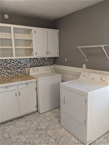 1926 Pumpkin Road, Fayetteville, NC 28304