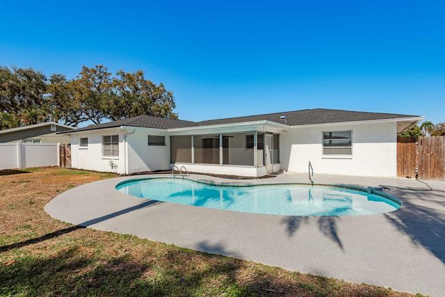 11452 129TH AVENUE, Largo, FL 33778