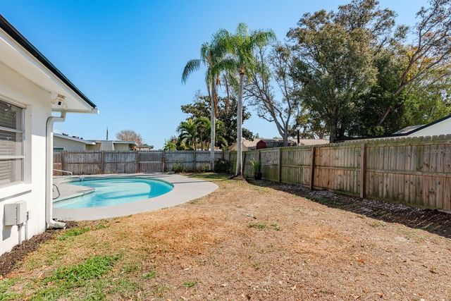 11452 129TH AVENUE, Largo, FL 33778