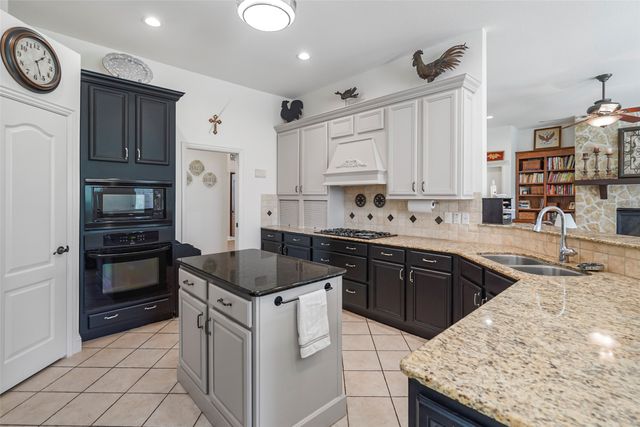 7332 Hinton, Mansfield, TX 76063
