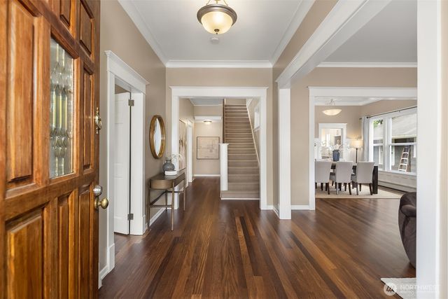 127 NE 56th Street, Seattle, WA 98105