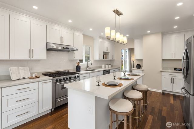 127 NE 56th Street, Seattle, WA 98105