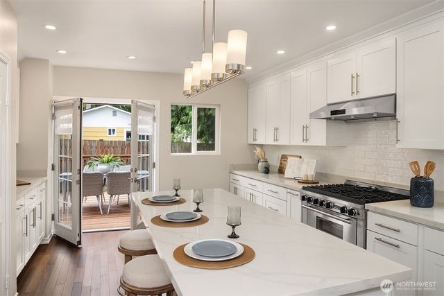 127 NE 56th Street, Seattle, WA 98105