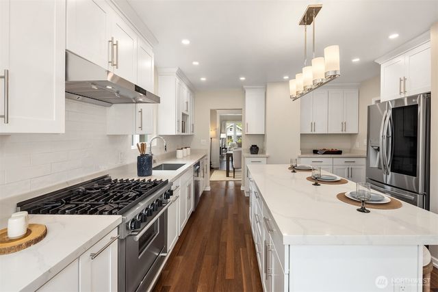 127 NE 56th Street, Seattle, WA 98105