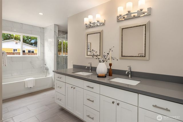 127 NE 56th Street, Seattle, WA 98105