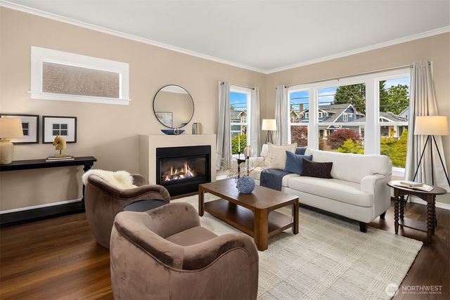 127 NE 56th Street, Seattle, WA 98105