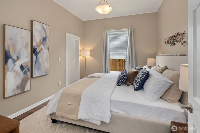 127 NE 56th Street, Seattle, WA 98105