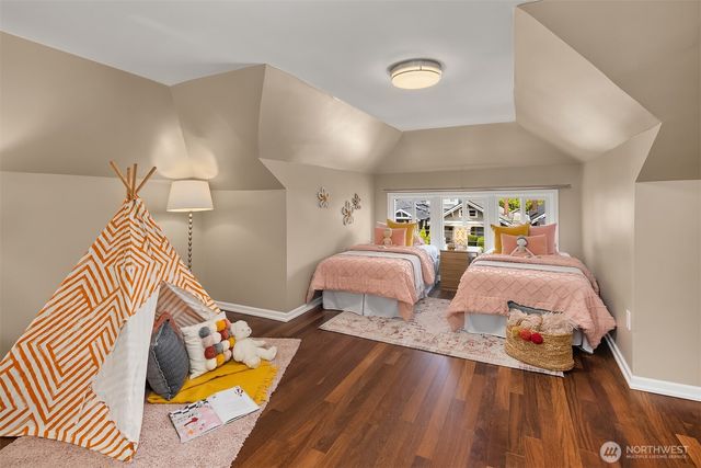 127 NE 56th Street, Seattle, WA 98105