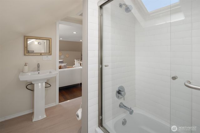 127 NE 56th Street, Seattle, WA 98105