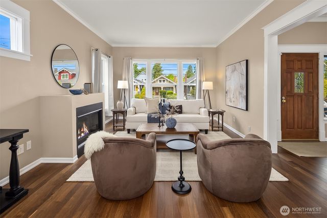 127 NE 56th Street, Seattle, WA 98105