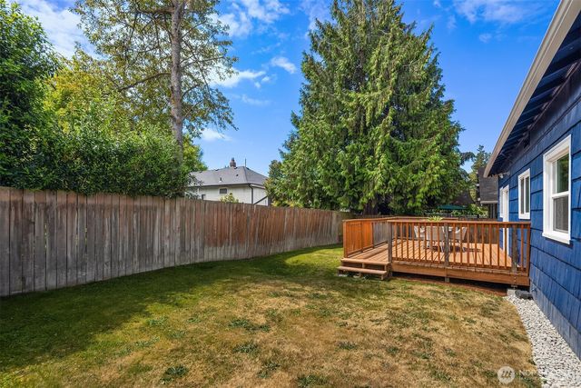 127 NE 56th Street, Seattle, WA 98105