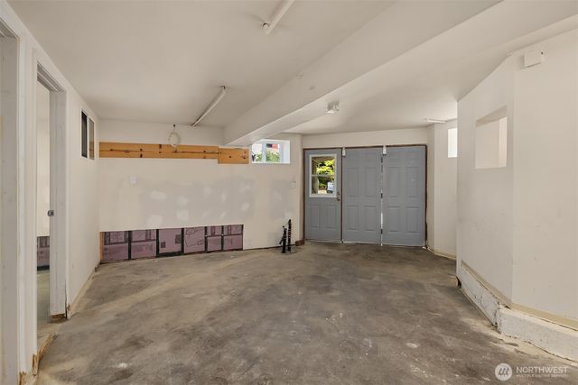 127 NE 56th Street, Seattle, WA 98105