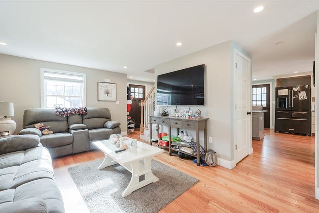 43 Marjorie St, Attleboro, MA 02703