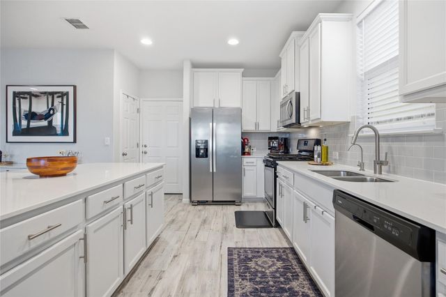 6402 Moncrieff DR, Austin, TX 78747