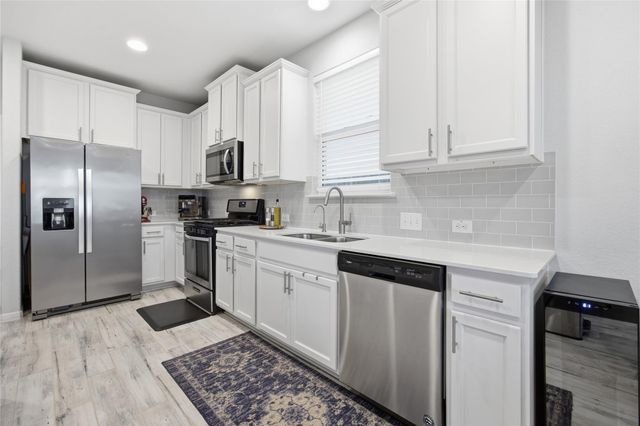 6402 Moncrieff DR, Austin, TX 78747