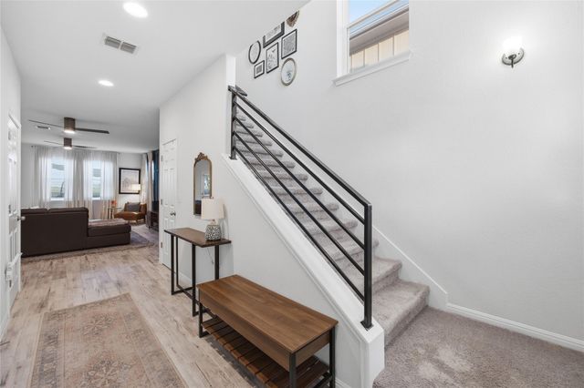 6402 Moncrieff DR, Austin, TX 78747