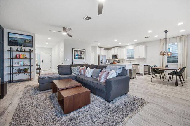 6402 Moncrieff DR, Austin, TX 78747