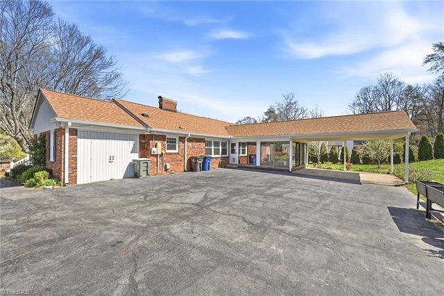 2832 Monticello Drive, Winston-salem, NC 27106