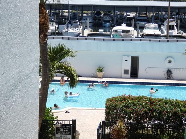 4908 38TH WAY S 303, St Petersburg, FL 33711