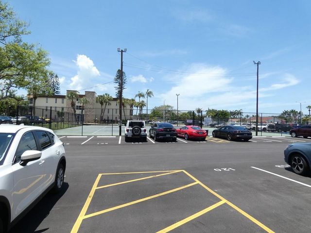 4908 38TH WAY S 303, St Petersburg, FL 33711