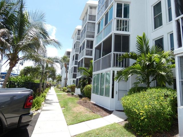 4908 38TH WAY S 303, St Petersburg, FL 33711