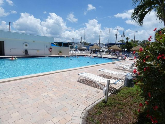 4908 38TH WAY S 303, St Petersburg, FL 33711