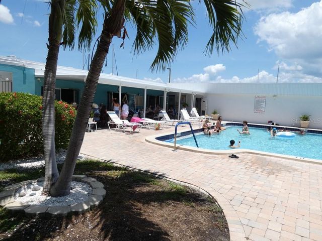 4908 38TH WAY S 303, St Petersburg, FL 33711