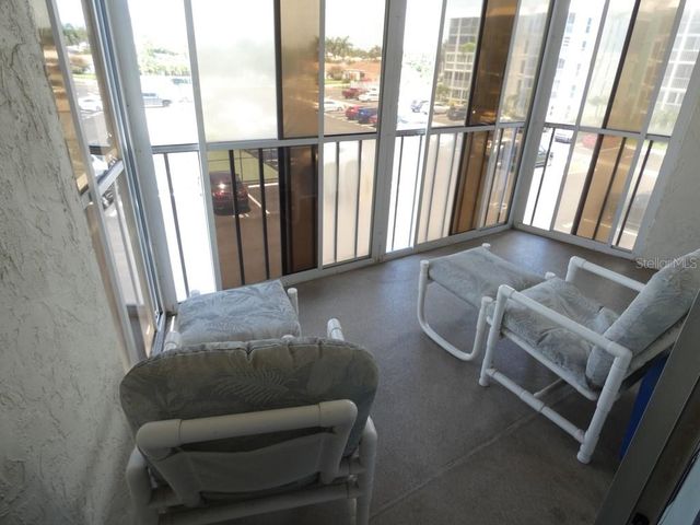 4908 38TH WAY S 303, St Petersburg, FL 33711