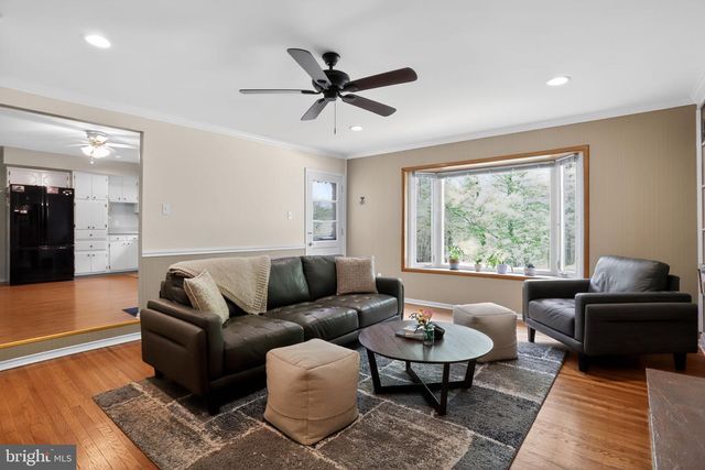 813 MOCKINGBIRD LN, Norristown, PA 19403