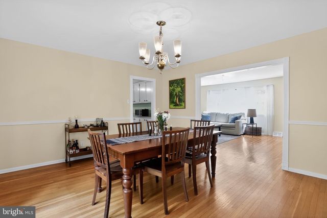 813 MOCKINGBIRD LN, Norristown, PA 19403