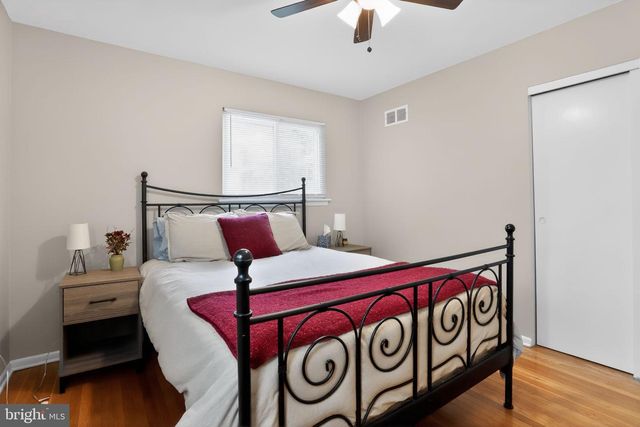 813 MOCKINGBIRD LN, Norristown, PA 19403