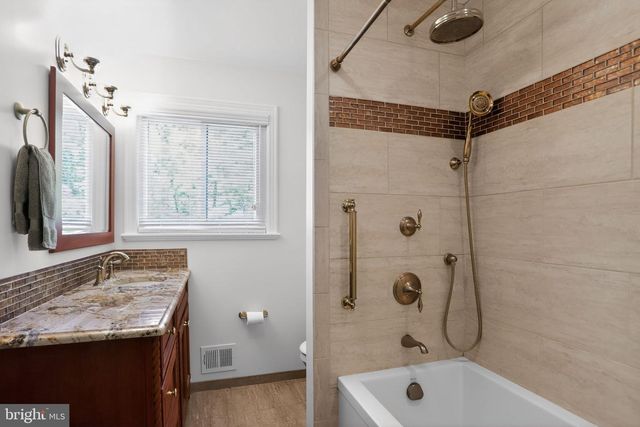 813 MOCKINGBIRD LN, Norristown, PA 19403