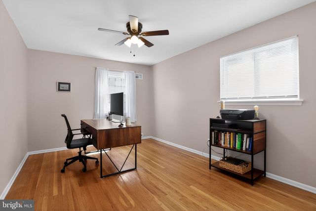813 MOCKINGBIRD LN, Norristown, PA 19403