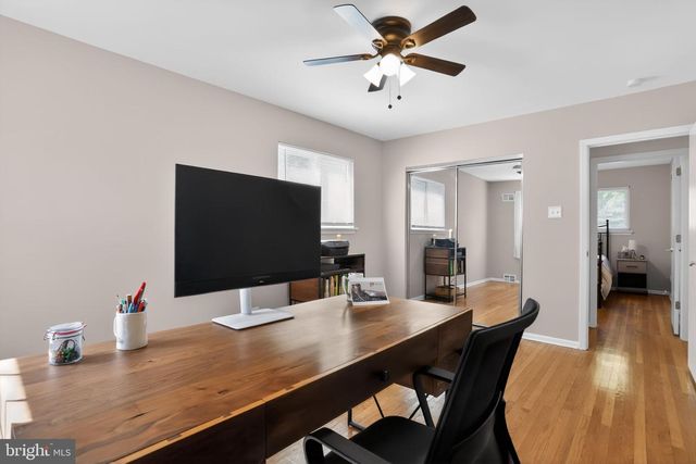 813 MOCKINGBIRD LN, Norristown, PA 19403