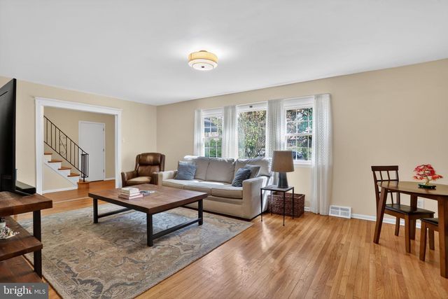 813 MOCKINGBIRD LN, Norristown, PA 19403
