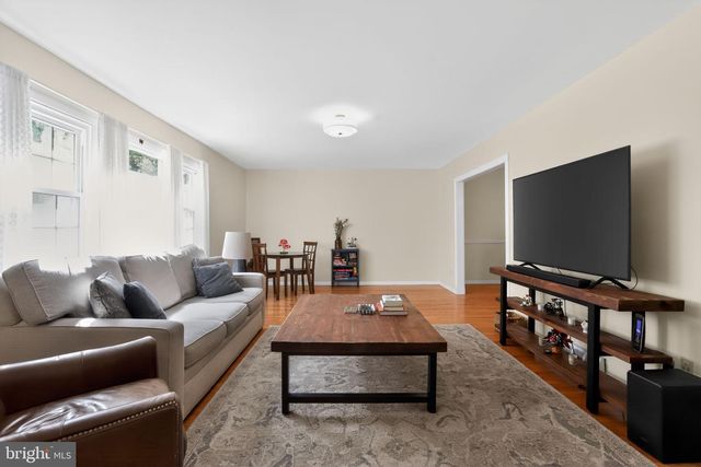 813 MOCKINGBIRD LN, Norristown, PA 19403