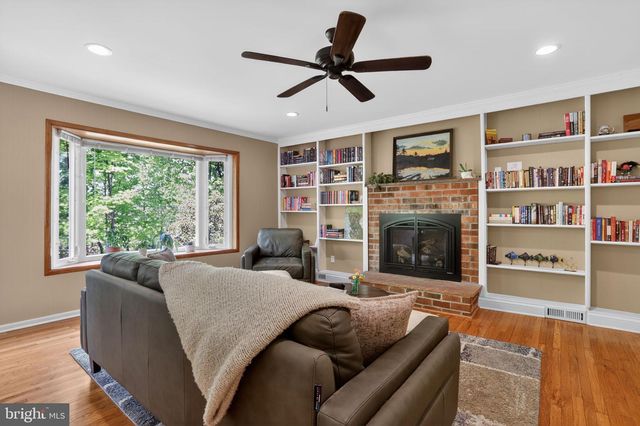 813 MOCKINGBIRD LN, Norristown, PA 19403