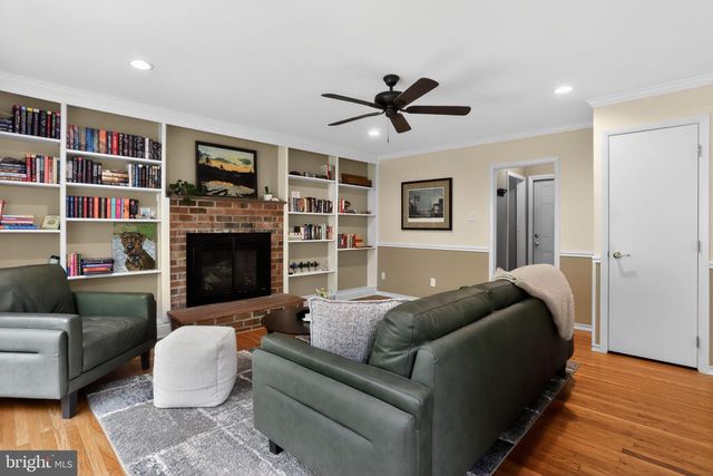 813 MOCKINGBIRD LN, Norristown, PA 19403