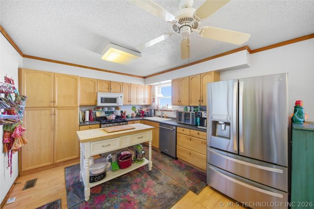 13653 Hickory Place, Glenpool, OK 74033