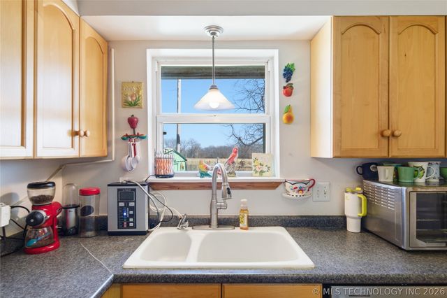 13653 Hickory Place, Glenpool, OK 74033