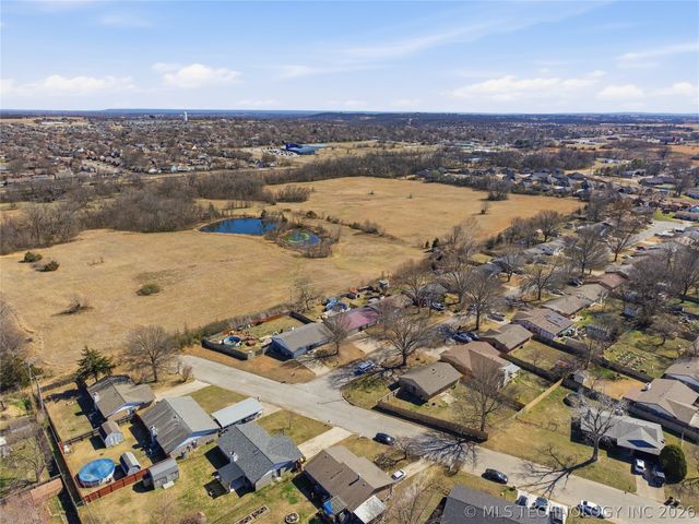 13653 Hickory Place, Glenpool, OK 74033